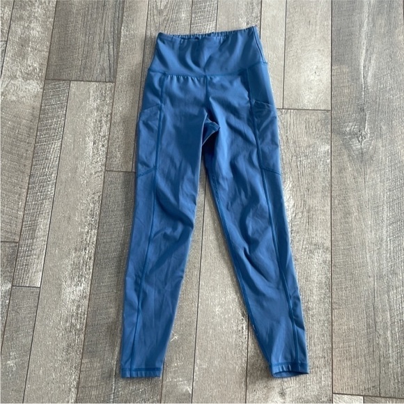 American Eagle Size Small Blue High-Waisted Leggings. Inseam is about 26 inches - Picture 5 of 6